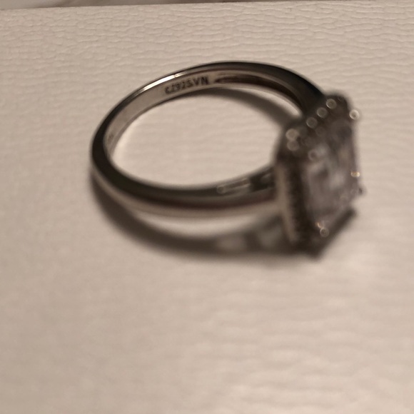 ❌SOLD❌Sterling Silver Ring - Picture 3 of 3